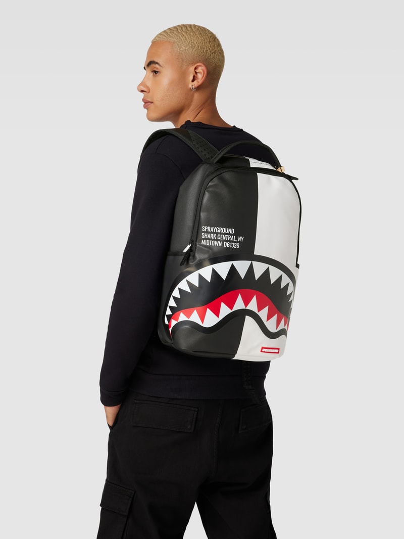 Rucksack mit Motiv-Print Modell 'SHARK' in weiß
