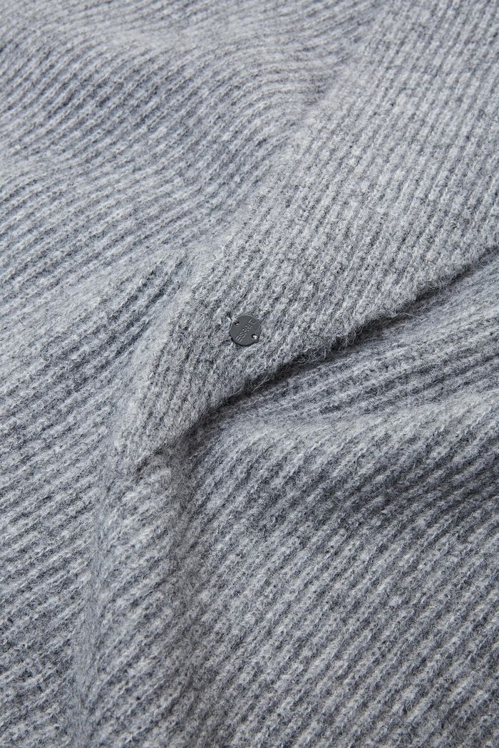 Dreieckiger Rippstrickschal