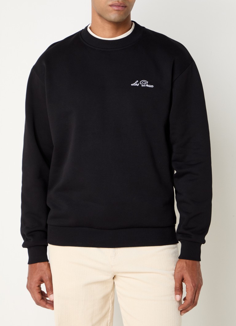 Il maglione con due loghi