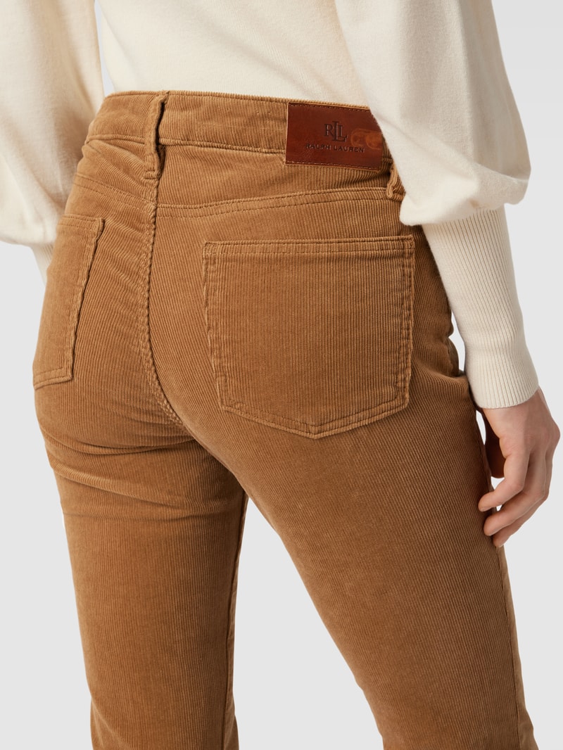 Cordhose mit Knopf- und Reißverschluss in camel