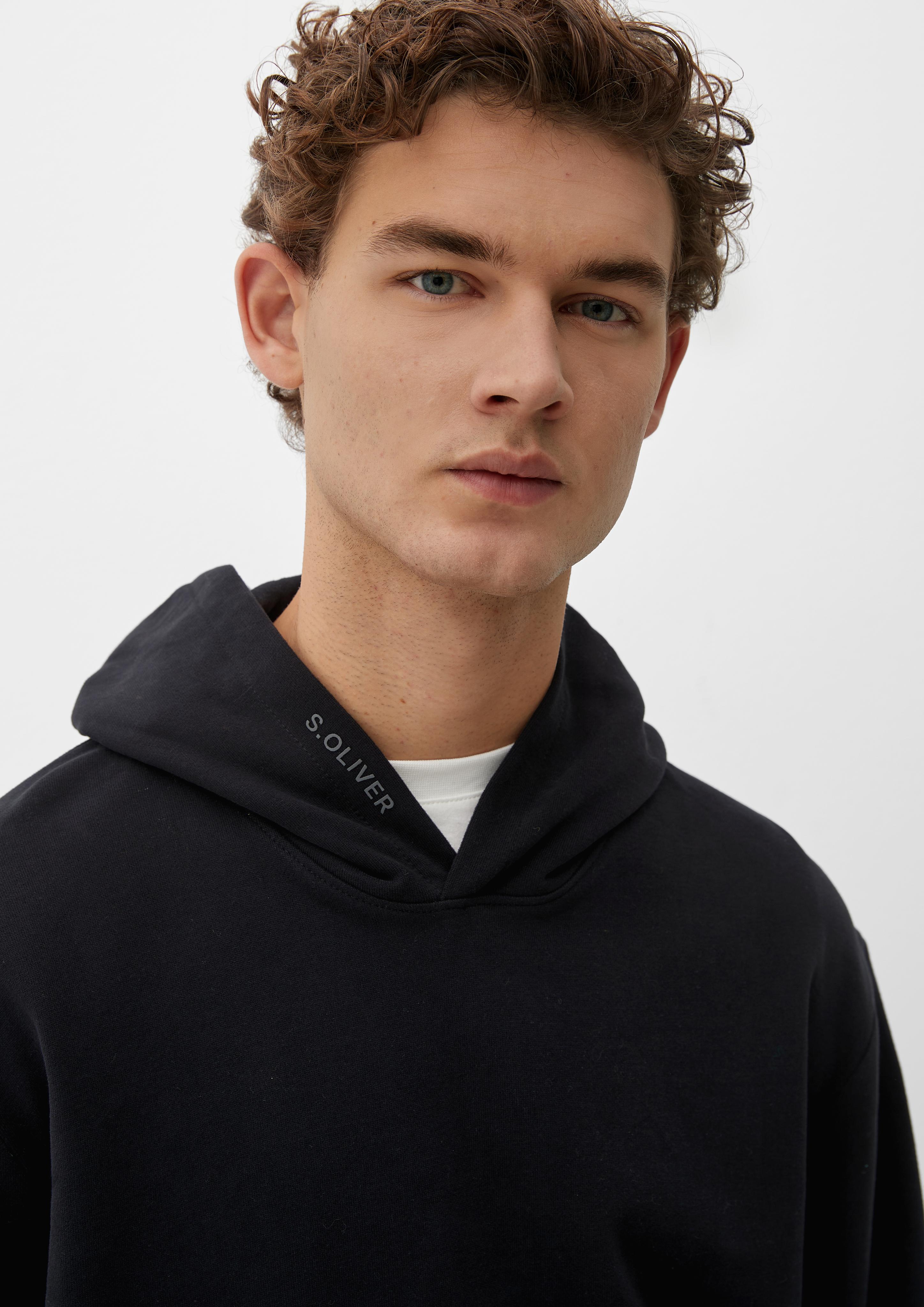 Hoodie mit gummiertem Print  2129499-99D1