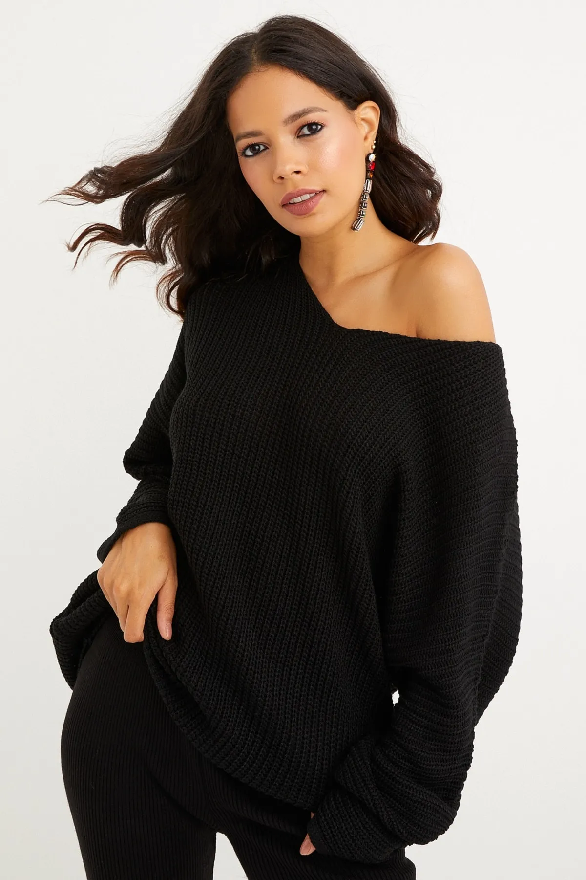 Cool & Sexy  Schwarze, lockere Oversize-Stricktunika mit V-Ausschnitt für Damen SMT158
