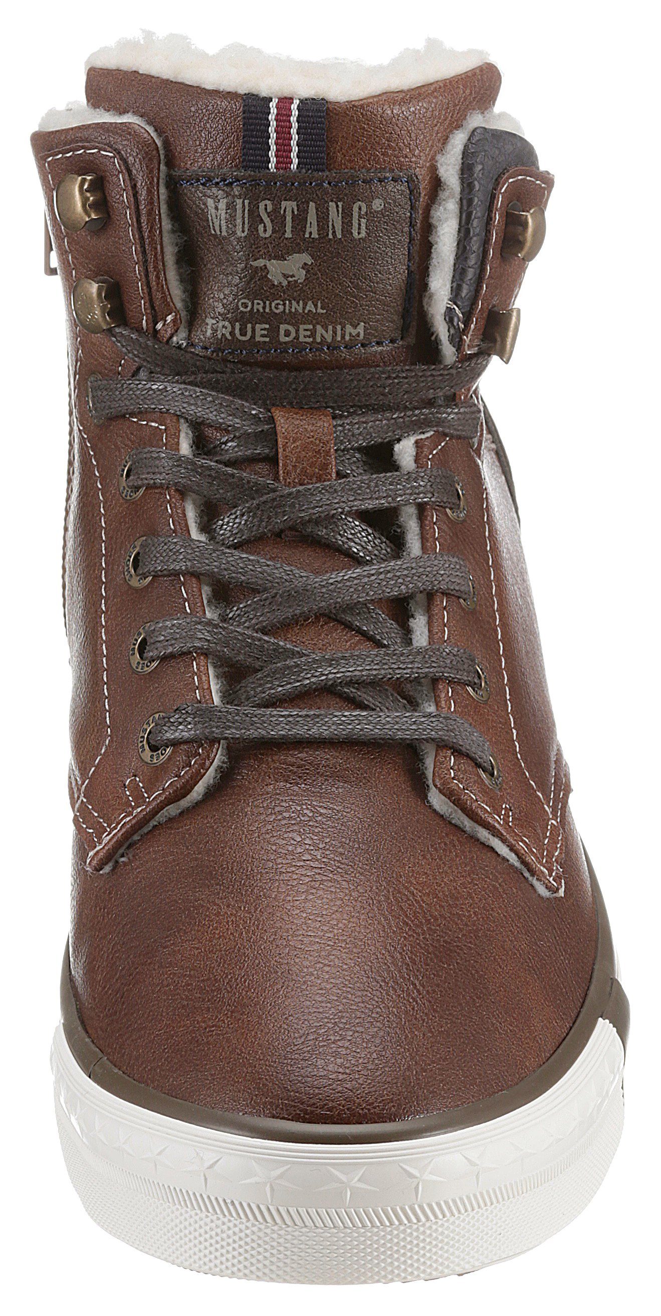 Mustang Shoes Sneaker mit zweckmäßigem Innenreißverschluss