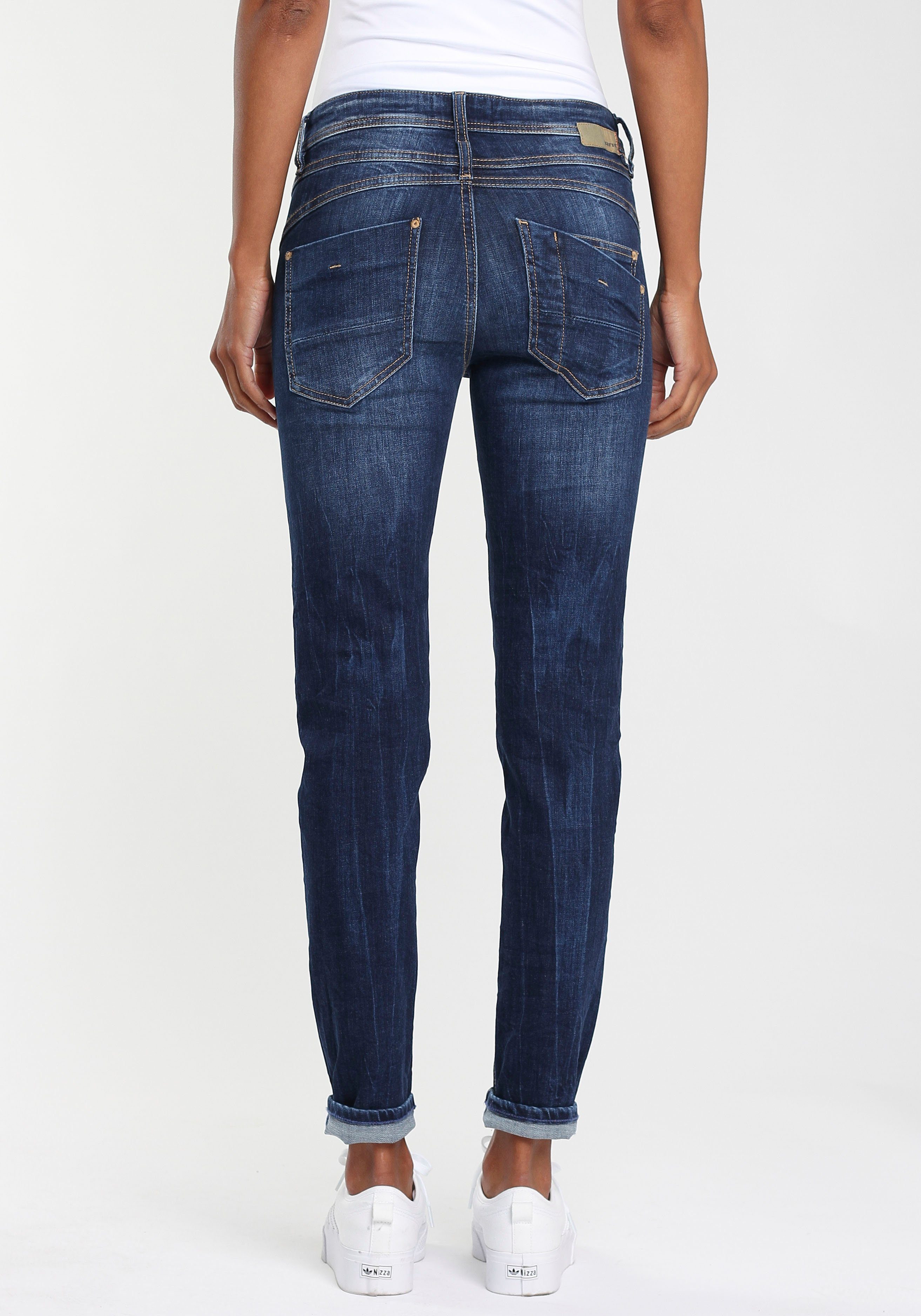 GANG Relax-fit-Jeans 94AMELIE mit doppelter rechter Gesäßtasche