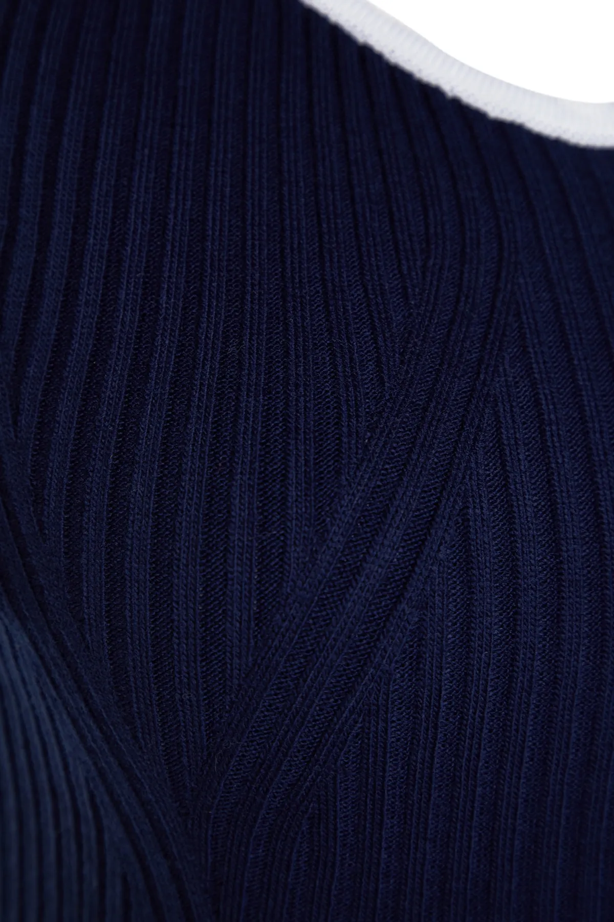 Trendyol Collection  Marineblauer Strickpullover mit Kragendetail TWOAW24KZ00305