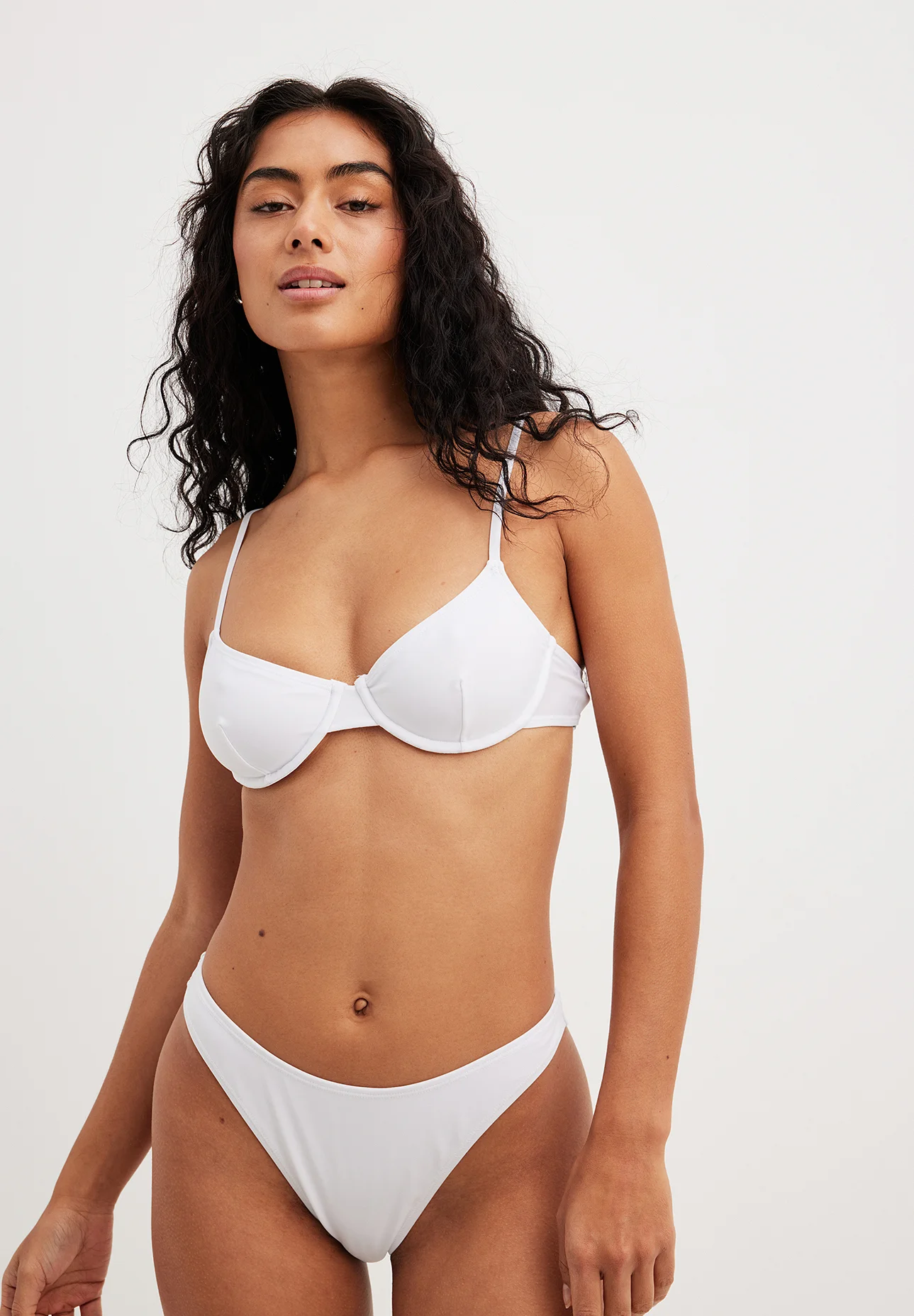 Parte superior de bikini NA-KD