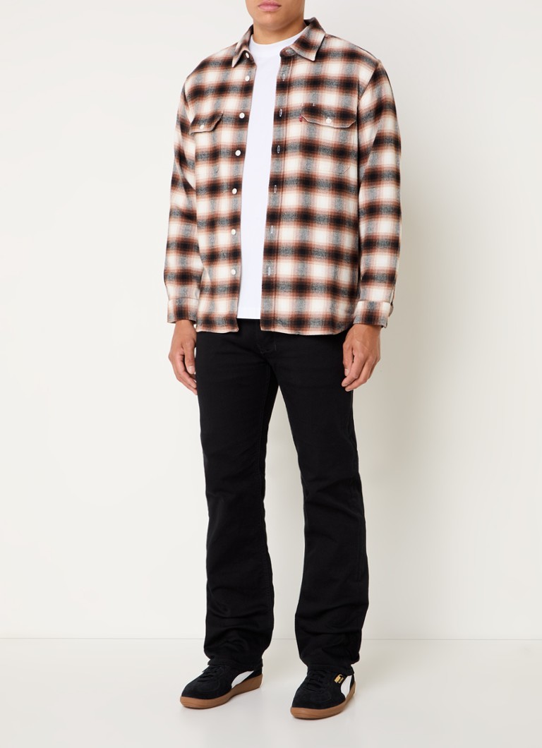 Sobretudo Levi's Jackson com estampa xadrez e bolsos no peito.