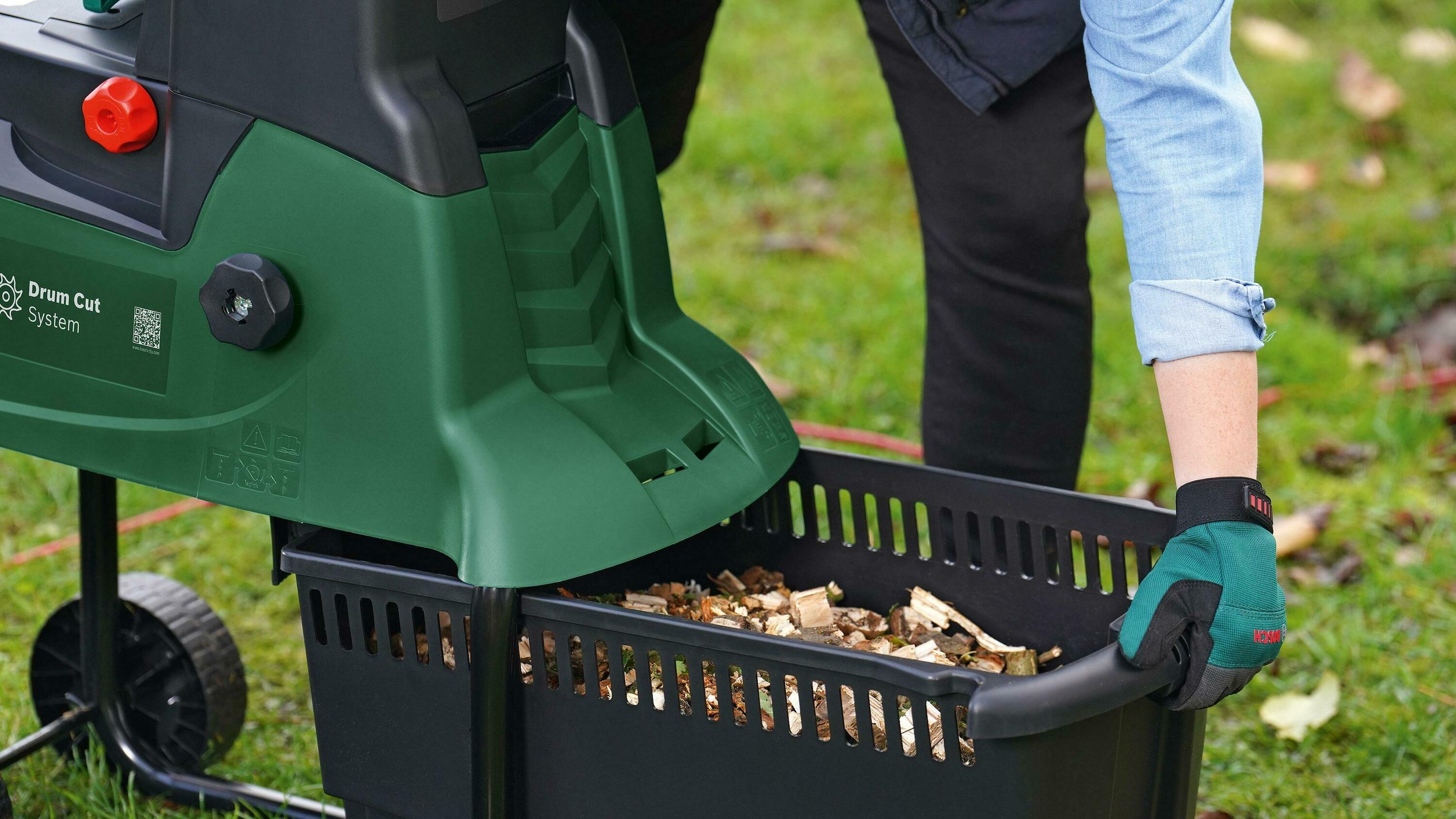 Bosch Green 0600803003 AXT 22 D Whisper Shredder 2200W w pudełku