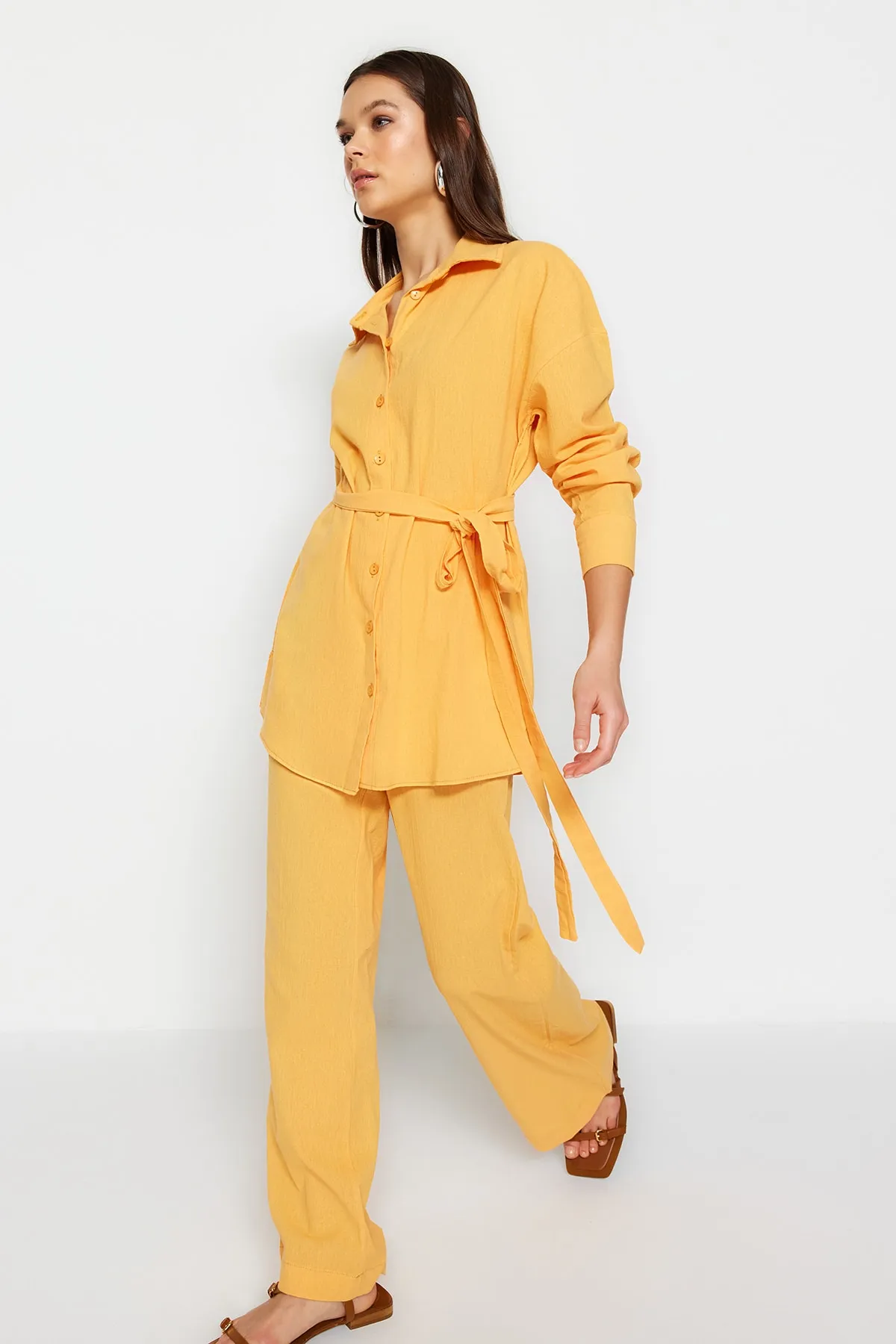 Trendyol Collection  Oranges gewebtes Oberteil-Unterteil mit Knoten TWOSS23AU00072