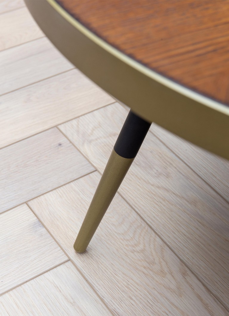 Mesa lateral Huntly da Livingstone Design