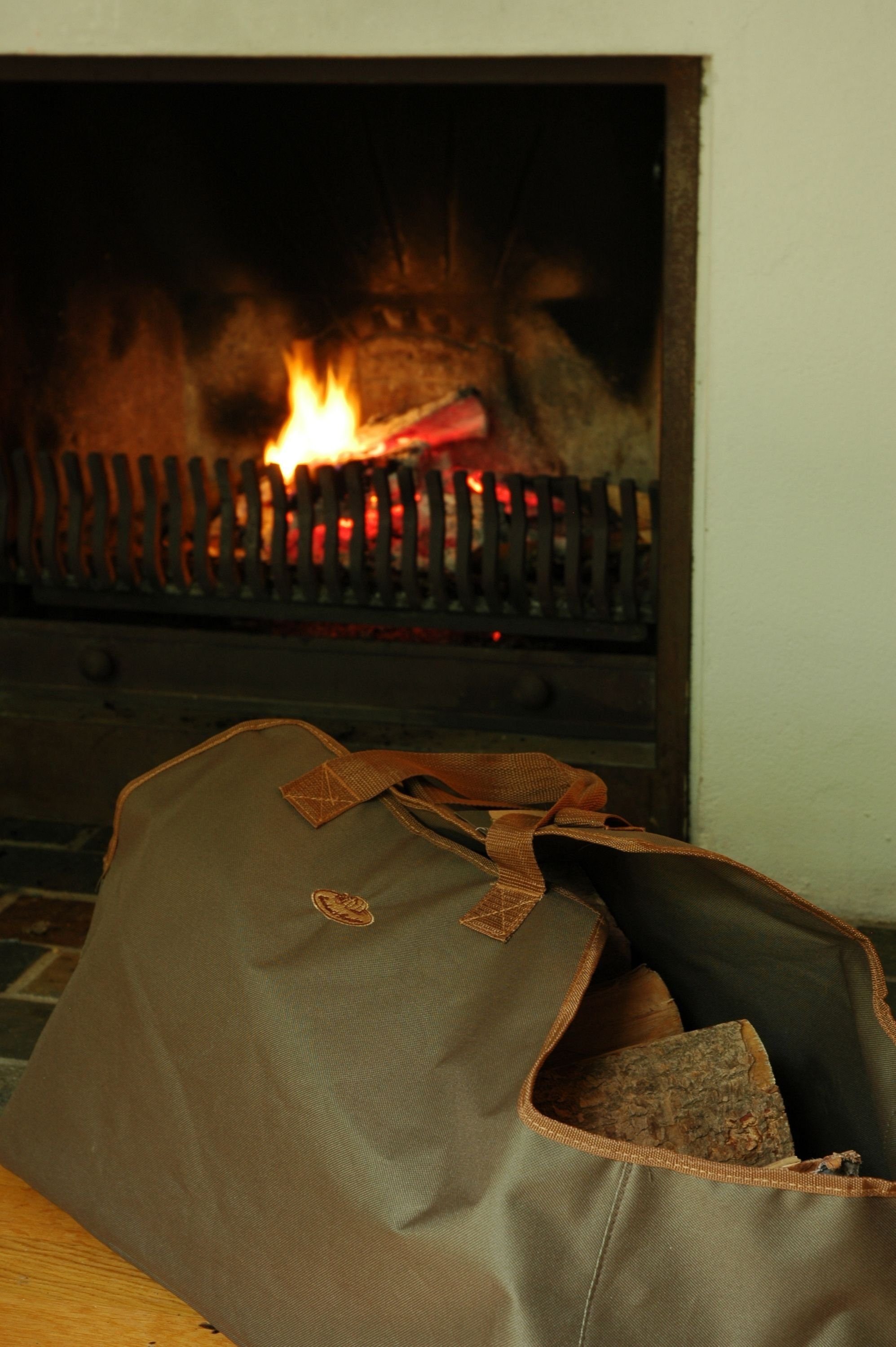 esschert design Feuerschale Brennholzträger Feuerholztasche Tragetasche Holztasche Kaminholz