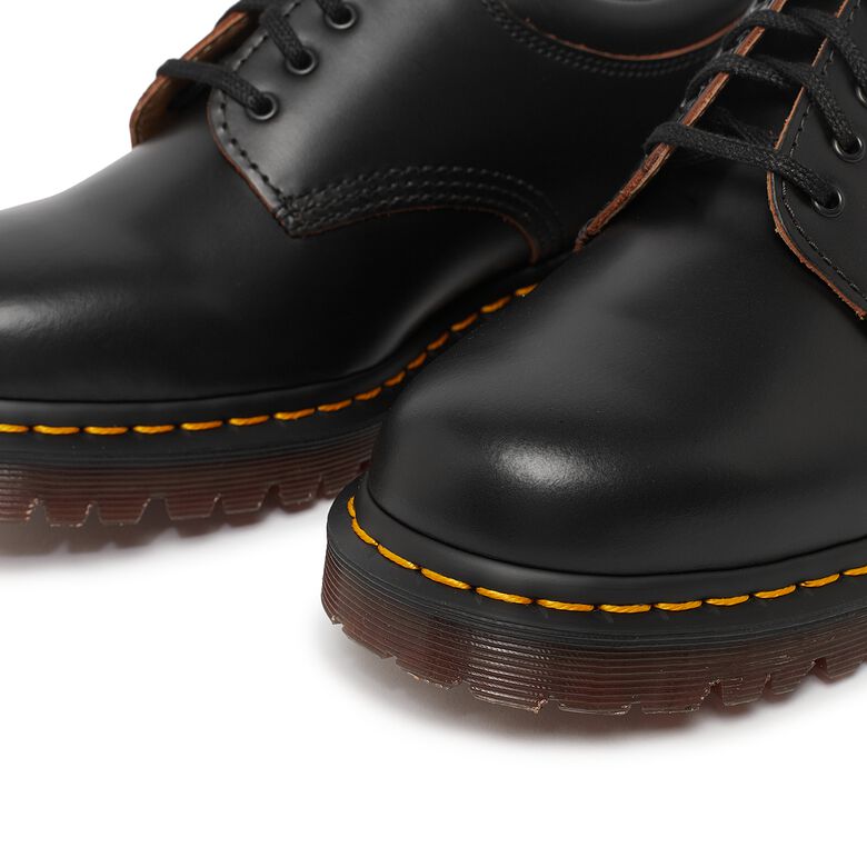 Dr. Martens 8053 5 Eye Shoe black vintage smooth