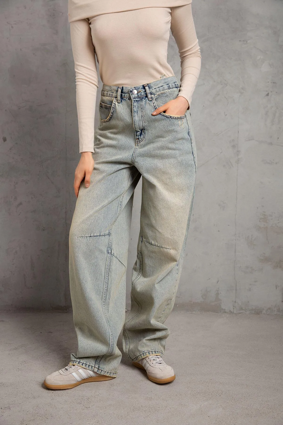 Maule  Schnalle im Detail, lockerer Schnitt, weites Bein, bequeme Baggy-Jeans, lockere Damenhose @milano
