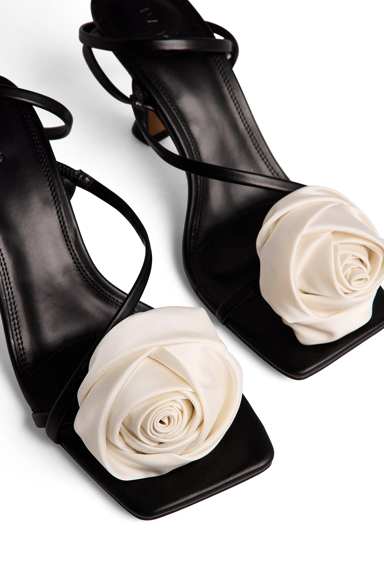 Contrast Rose Heels