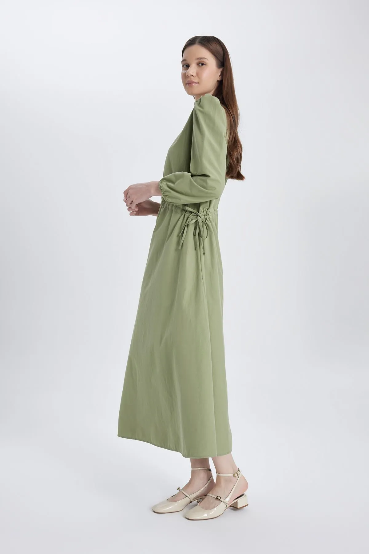 DeFacto  Popeline-Langarmkleid mit normaler Passform und Rundhalsausschnitt A9409ax24sp