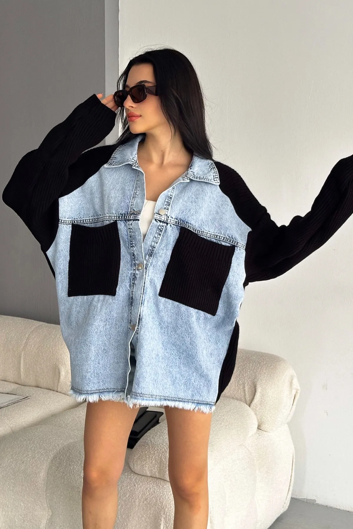 FEMELLE  Damen-Cardigan aus schwarzem, übergroßem Jeans-Jeansgarn mit Ärmeln und Taschen