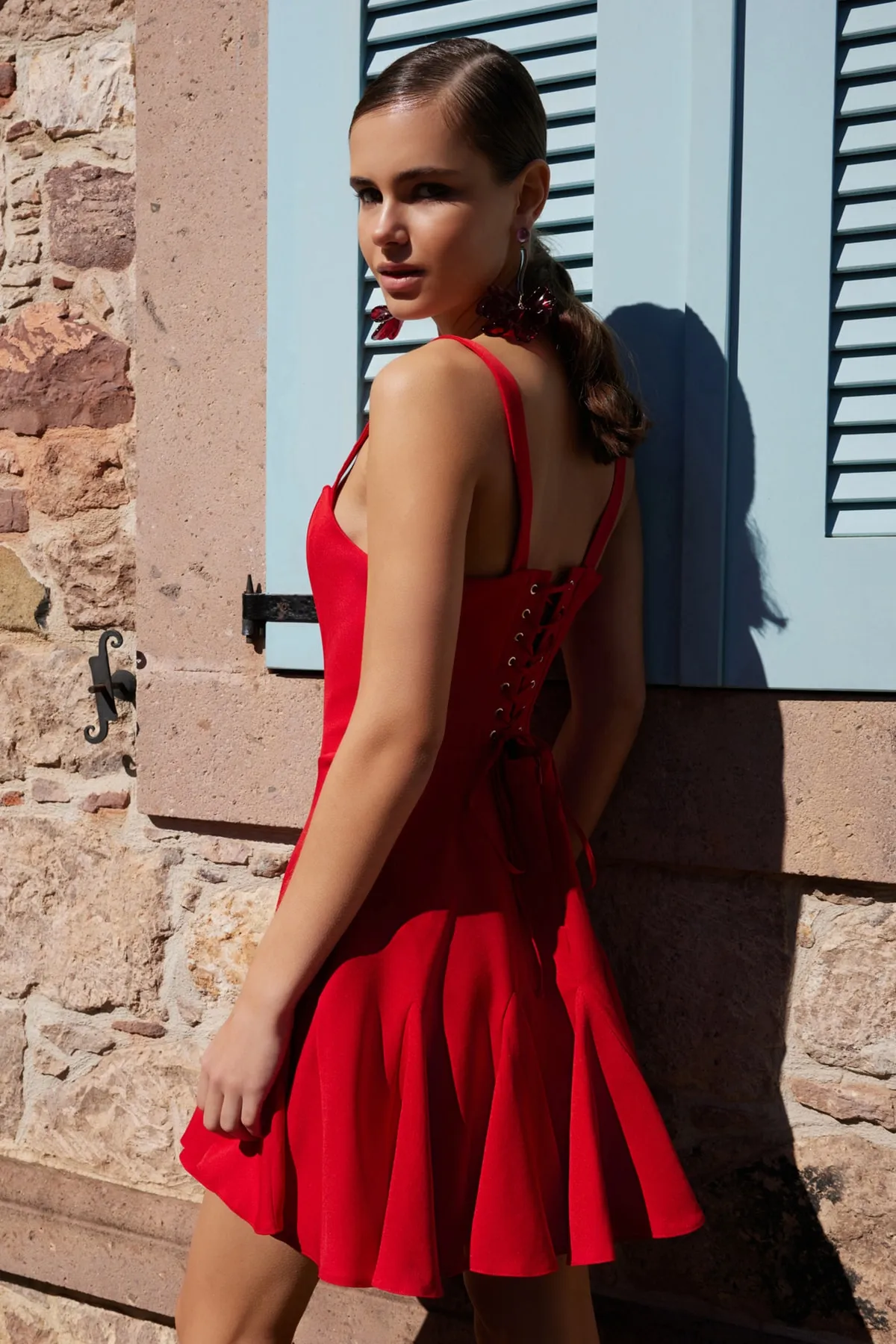 Trendyol Collection  Rotes, gefüttertes, gewebtes Korsett mit detailliertem, elegantem Abendkleid TPRSS23EL00251