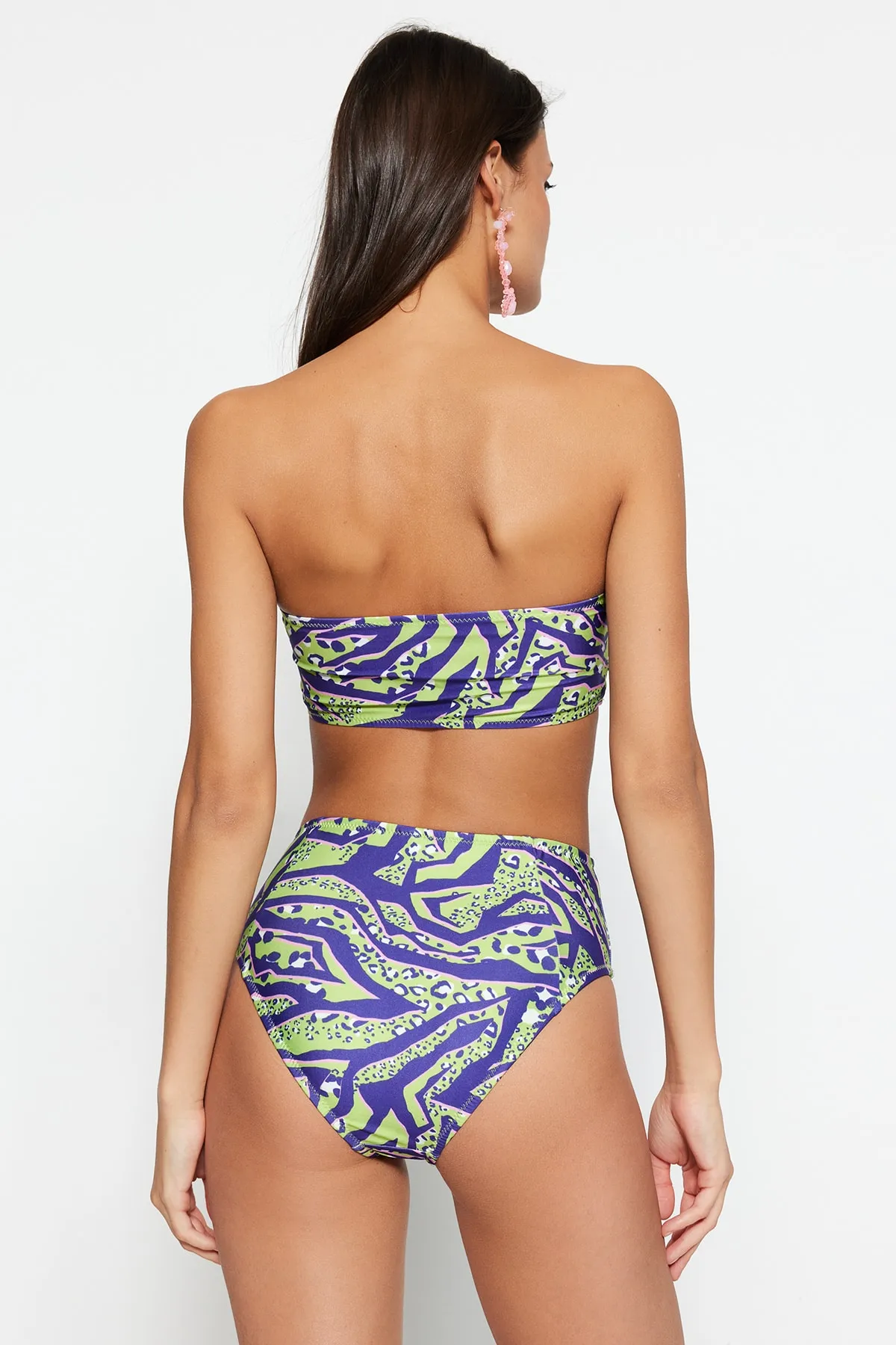 Trendyol Collection  Grünes trägerloses Hipster-Bikini-Set mit hoher Taille TBESS22BT0018