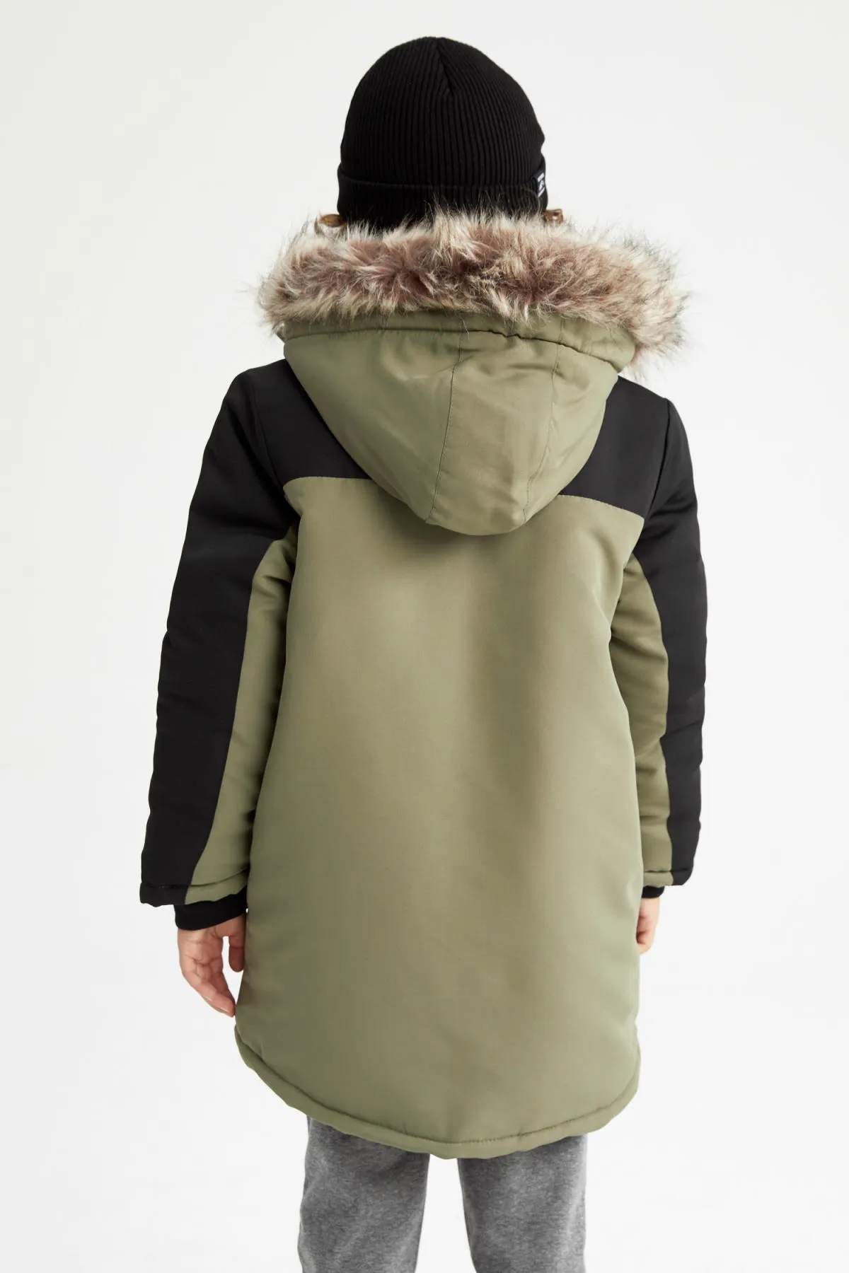 DeFacto  Mit Fleece gefütterter Kunstpelzmantel mit Kapuze für Jungen