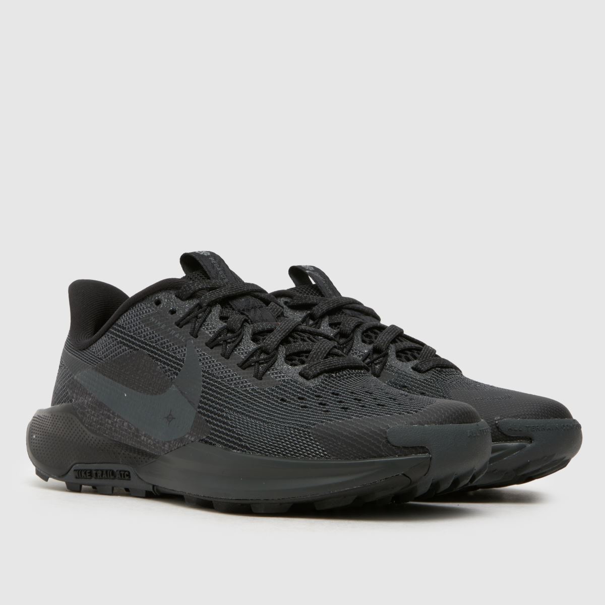 Nike svarta Pegasus Trail 5 ungdomsskor