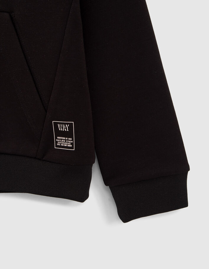 Sweat noir marquages col et relief garçon
