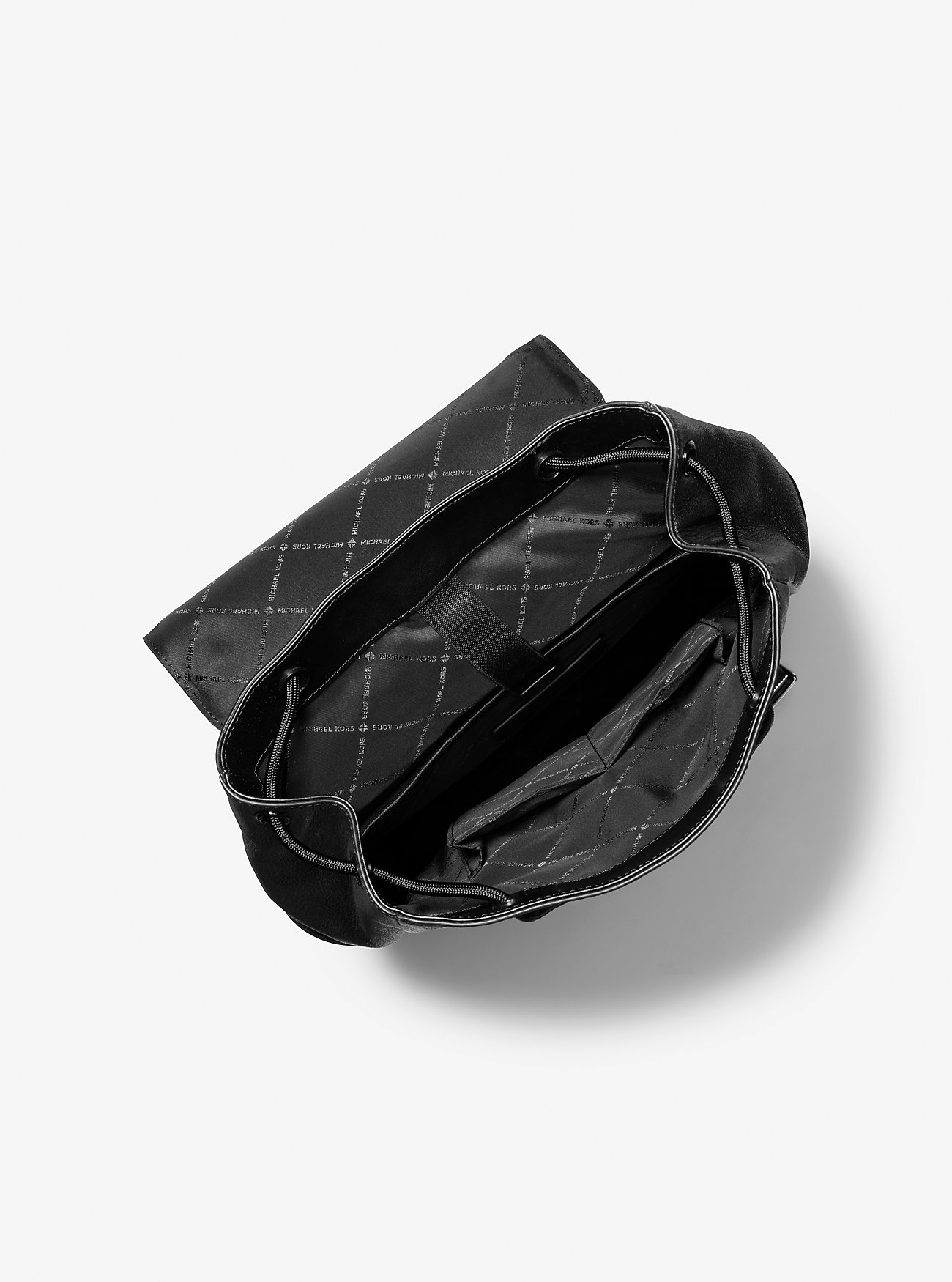 Hudson Medium Skinnryggsekk med Grommet – SVART