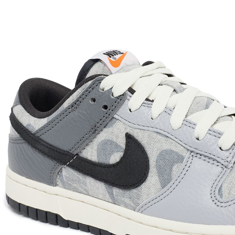 NIKE Wmns Dunk Low 