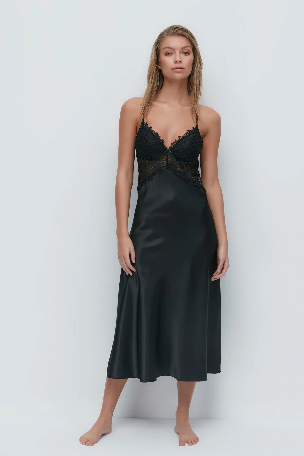 C&City  9025 6-teiliges Aussteuerset für Damen, Nachthemd, Morgenmantel, Schwarz