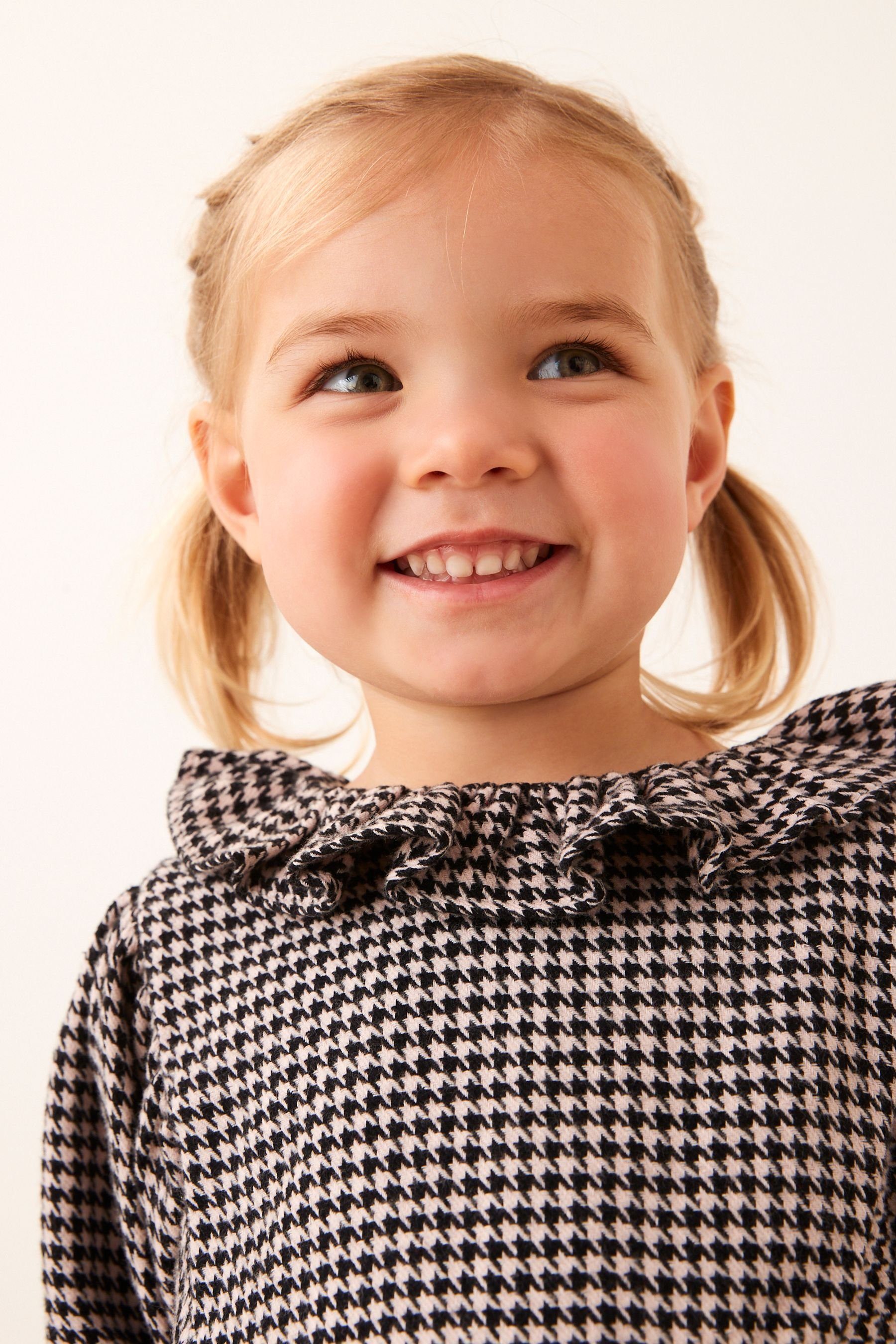 Next Etuikleid Kleid mit Rüschenkragen (1-tlg)