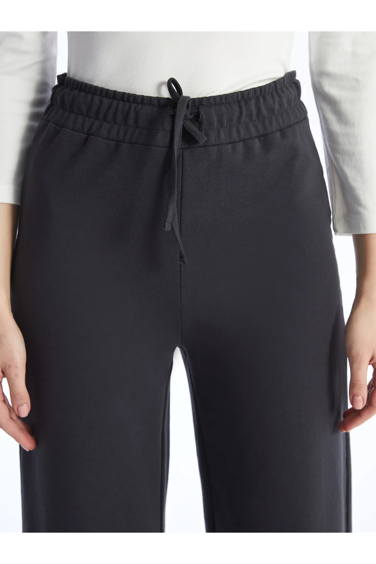 LC Waikiki  Einfarbige Jogginghose für Damen mit elastischem Bund