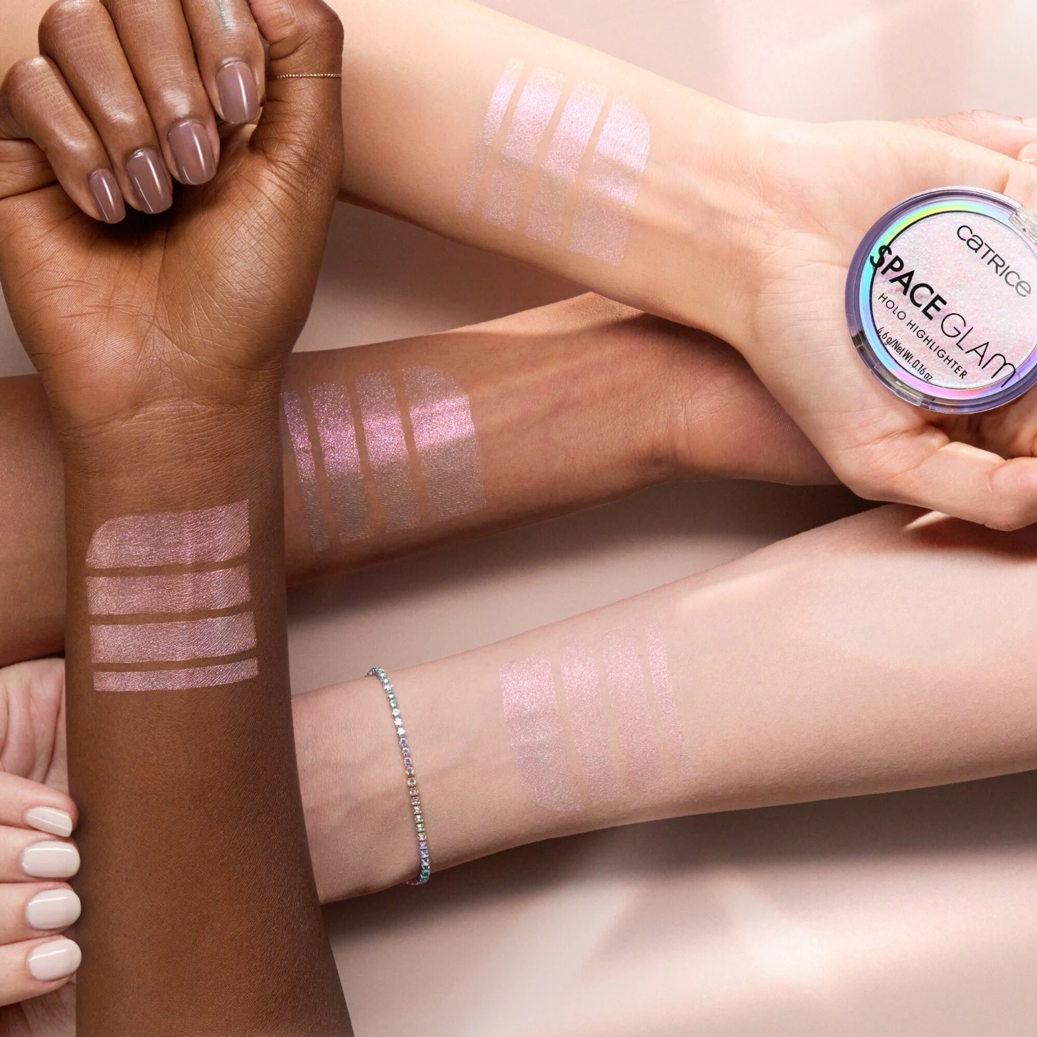 Catrice Space Glam Holo Highlighter šviestuvas