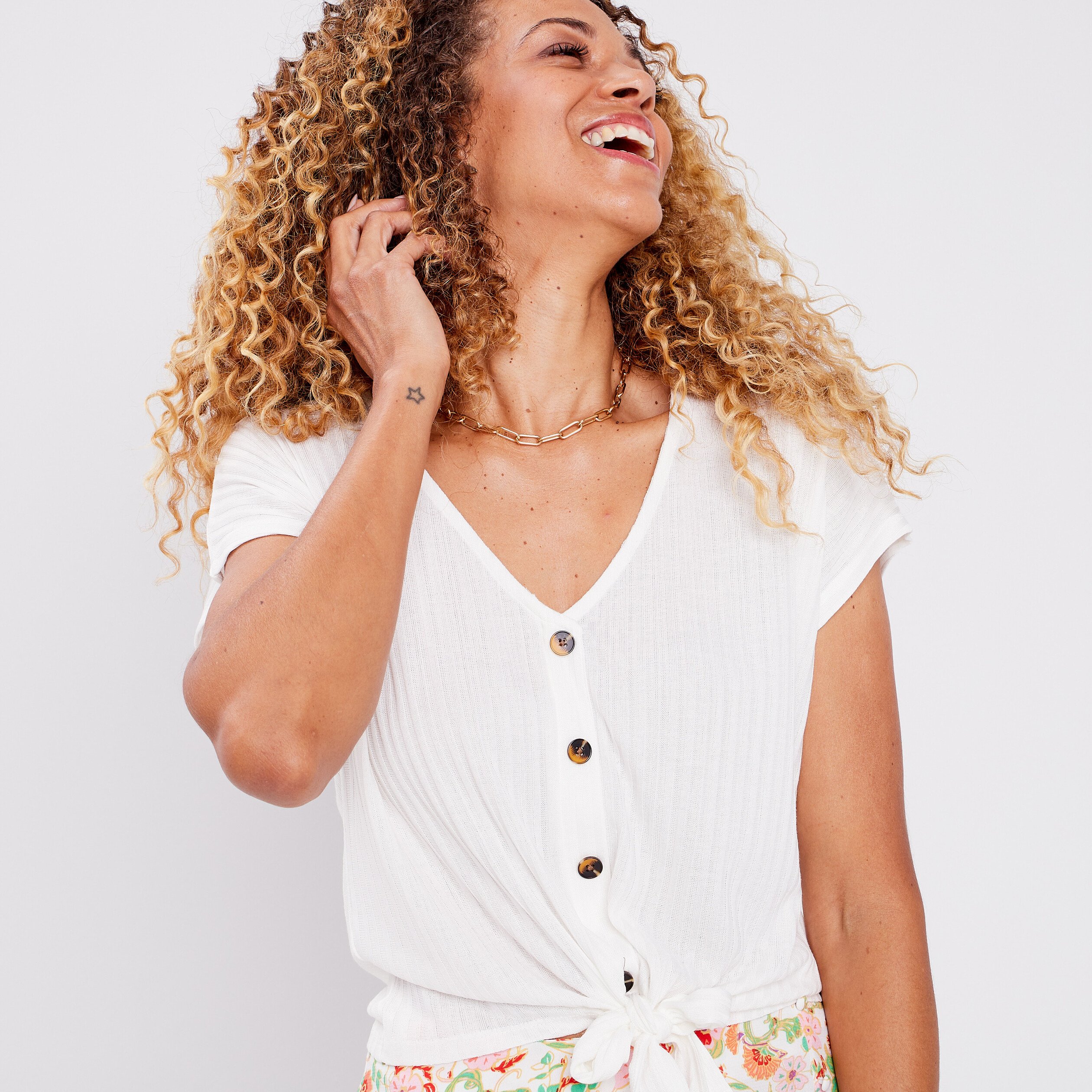 T-shirt manches courtes avec noeud blanc femme | La Halle