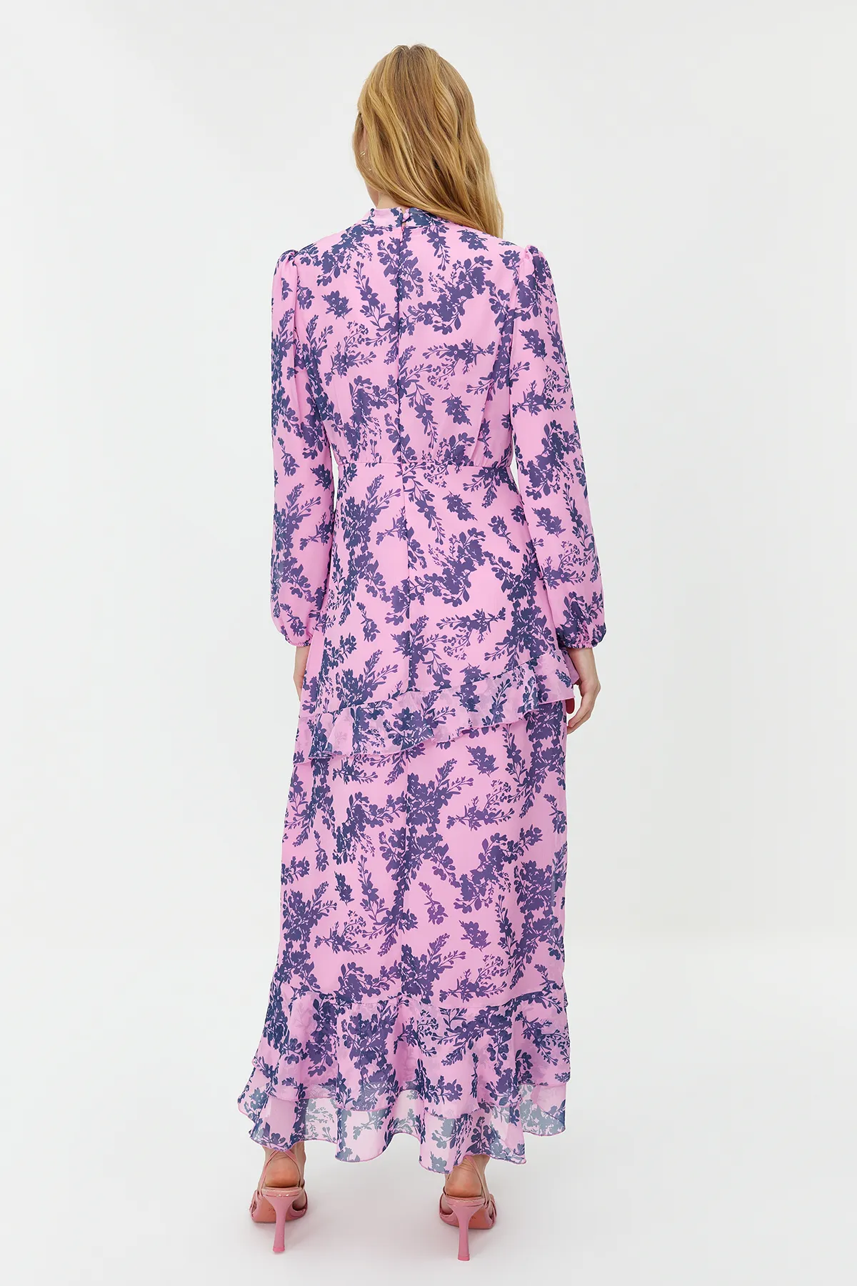 Trendyol Modest  Lilafarbener Blumenrock, gerüschtes, gefüttertes Kleid aus gewebtem Chiffon TCTSS23EB00160