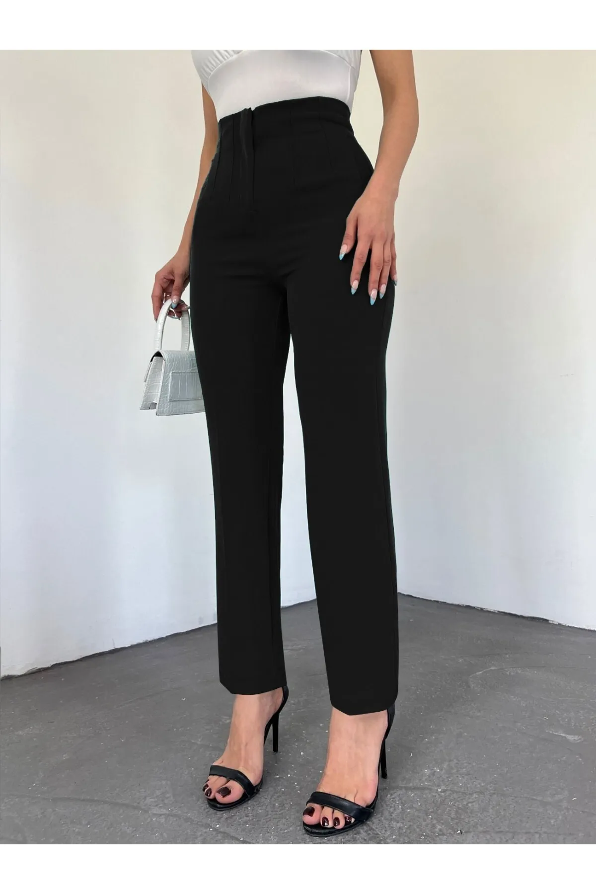 Modamorfo  Hose mit hoher Taille und Taschendetail und Reißverschluss