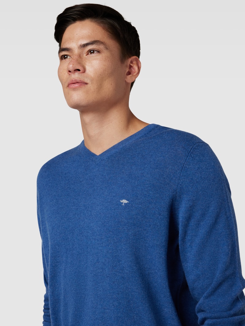 Strickpullover mit Logo-Stitching in blau meliert