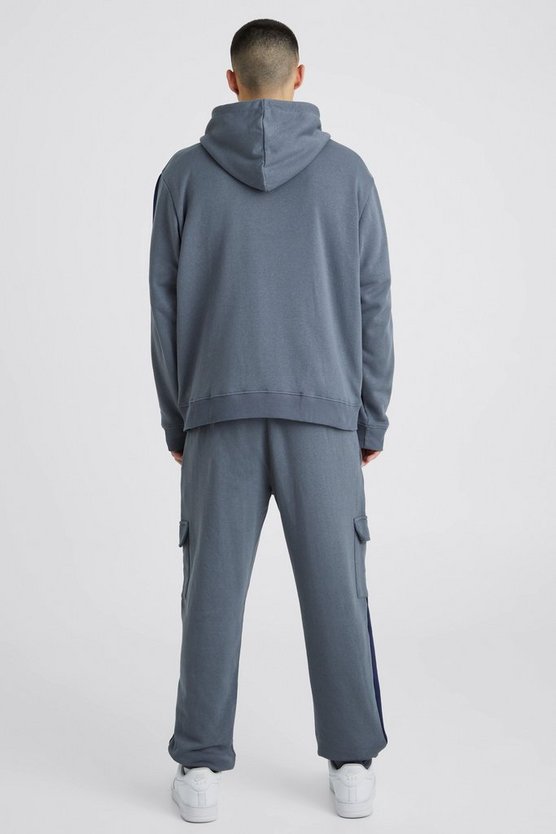 Man Gold Hoodie und Cargo-Jogginghose