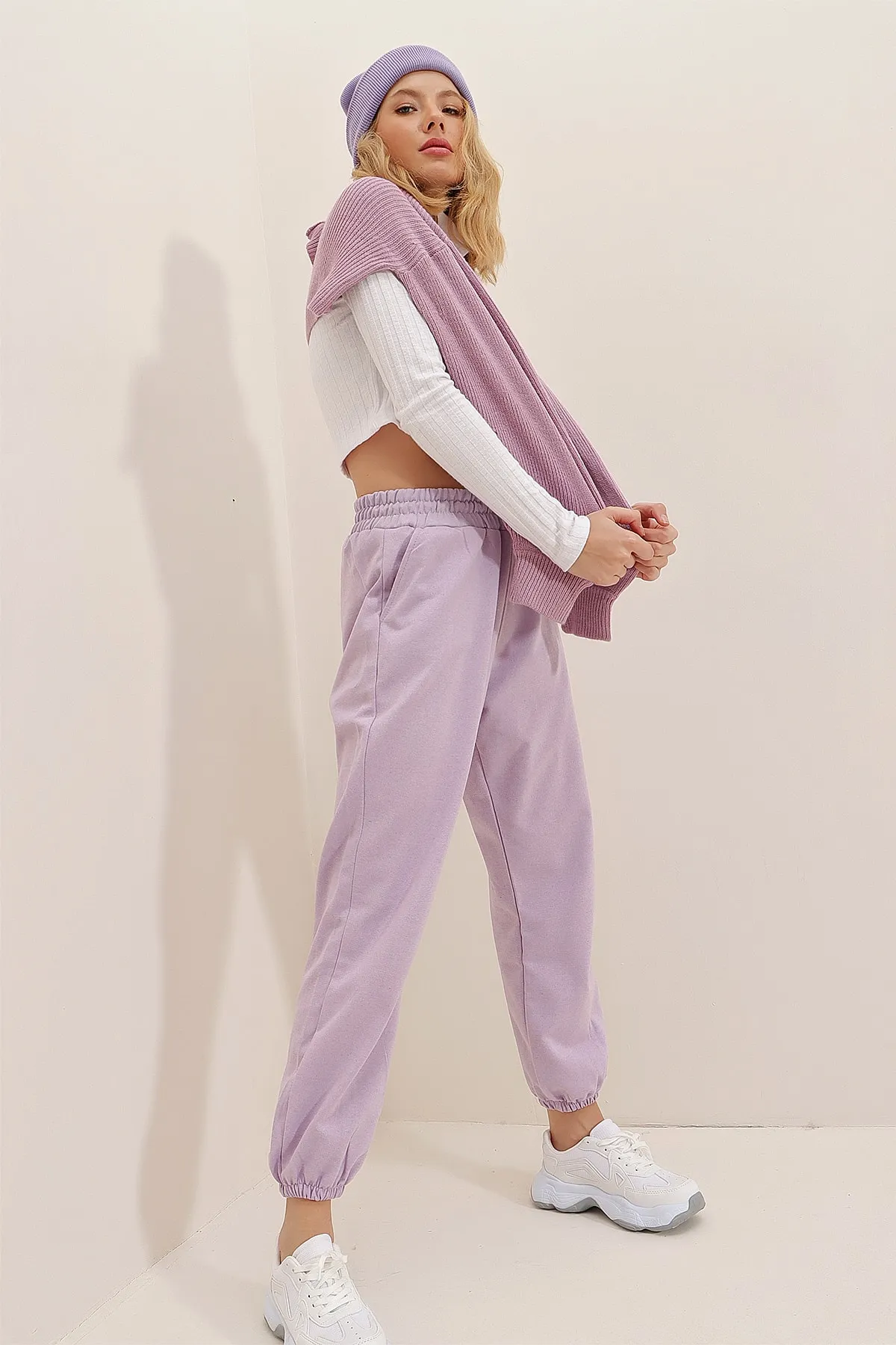 Trend Alaçatı Stili  Jogginghose - Lila - Relaxed