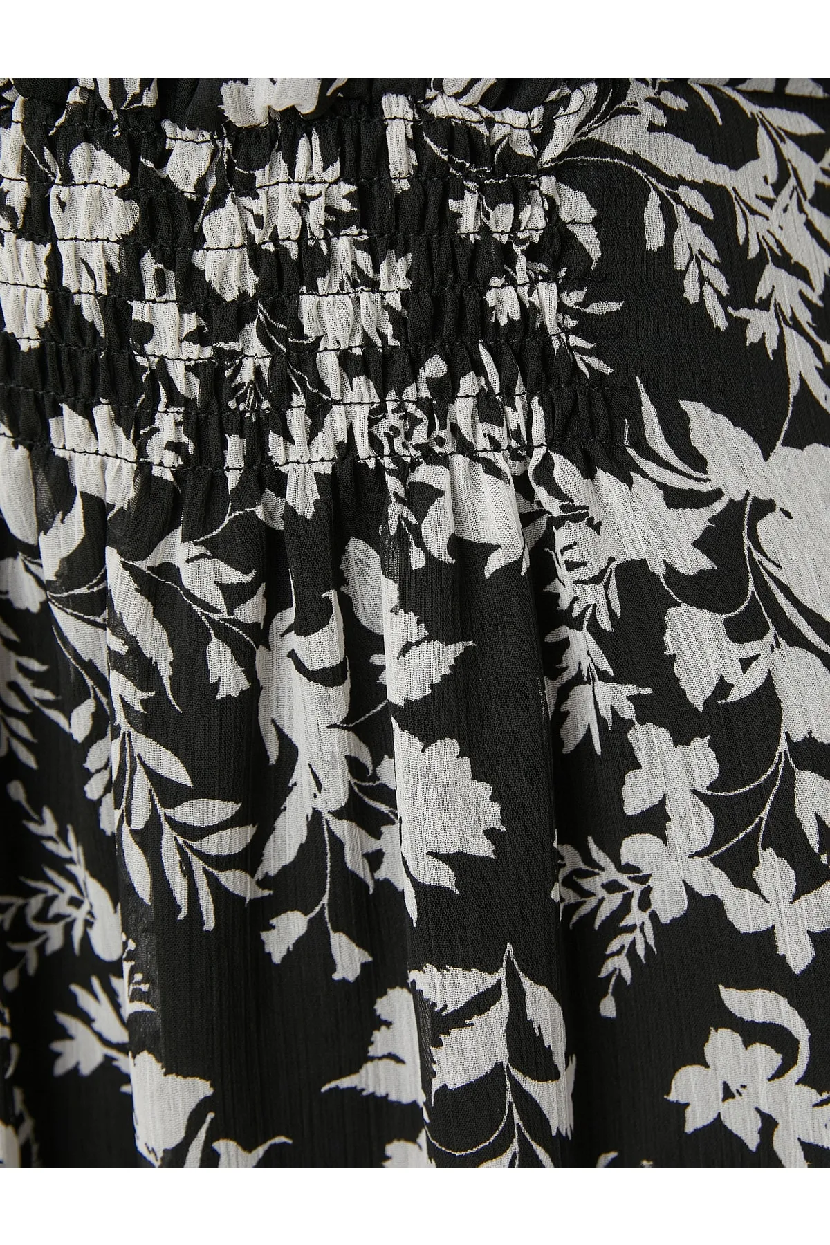 Koton  Midikleid aus Chiffon mit Blumenmuster und langen Ärmeln