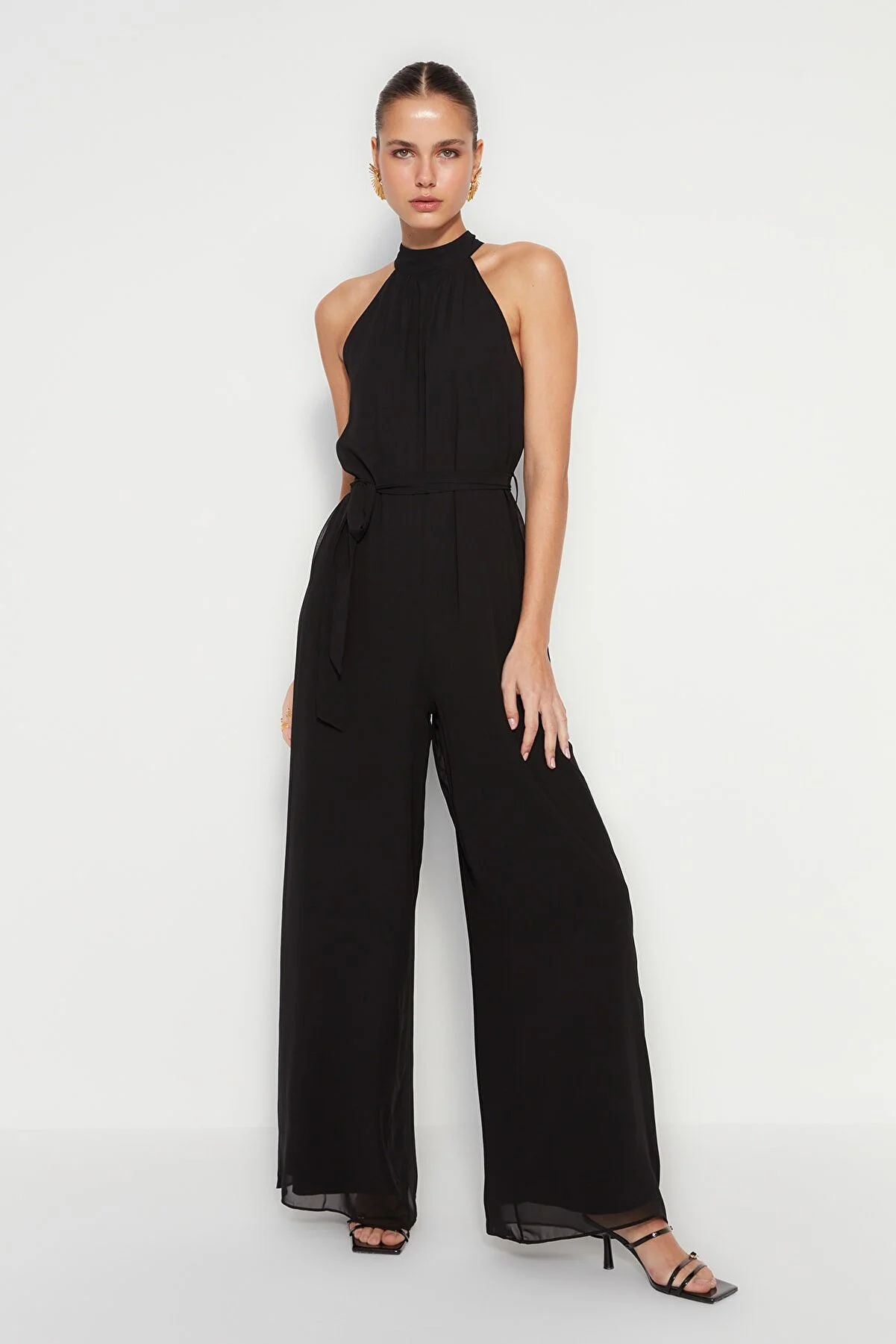 Trendyol Collection  Schwarzer Chiffon-Weboverall TWOSS23TU00093