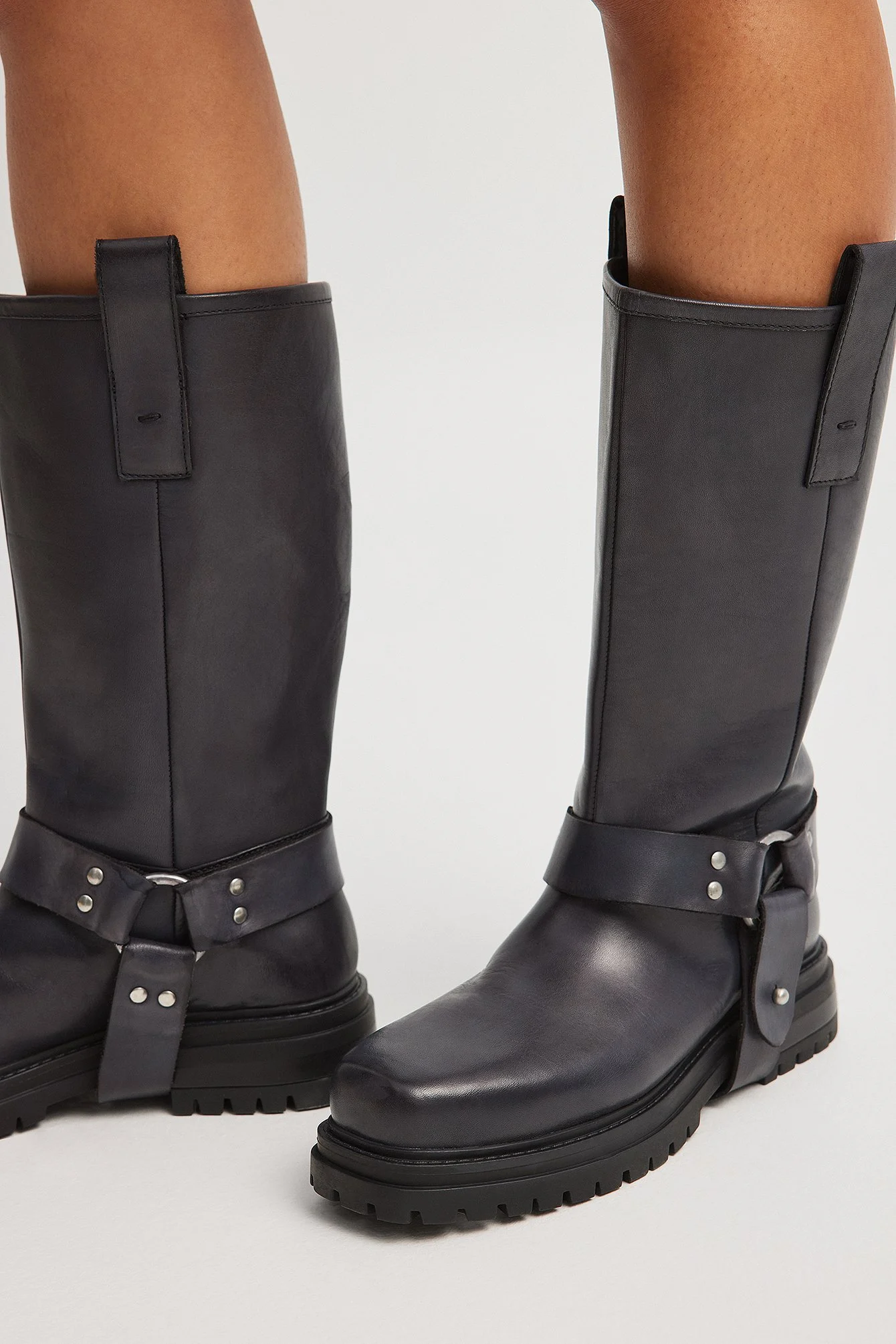 Kniehohe Bikerstiefel aus Leder