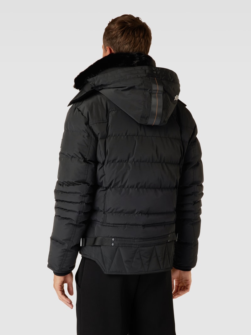 Steppjacke mit Reißverschlusstaschen in schwarz
