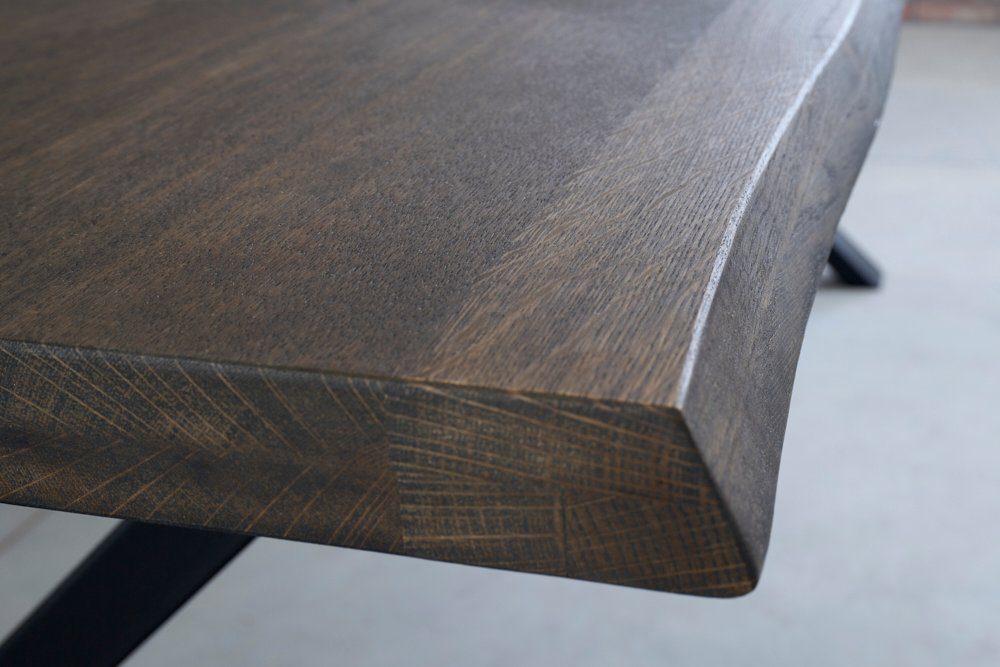 riess-ambiente Baumkantentisch WILD OAK 160cm grau (smoke finish) / schwarz (Einzelartikel, 1-St), Massivholz · Metall · X-Gestell · Wildeiche · geölt · verlängerbar
