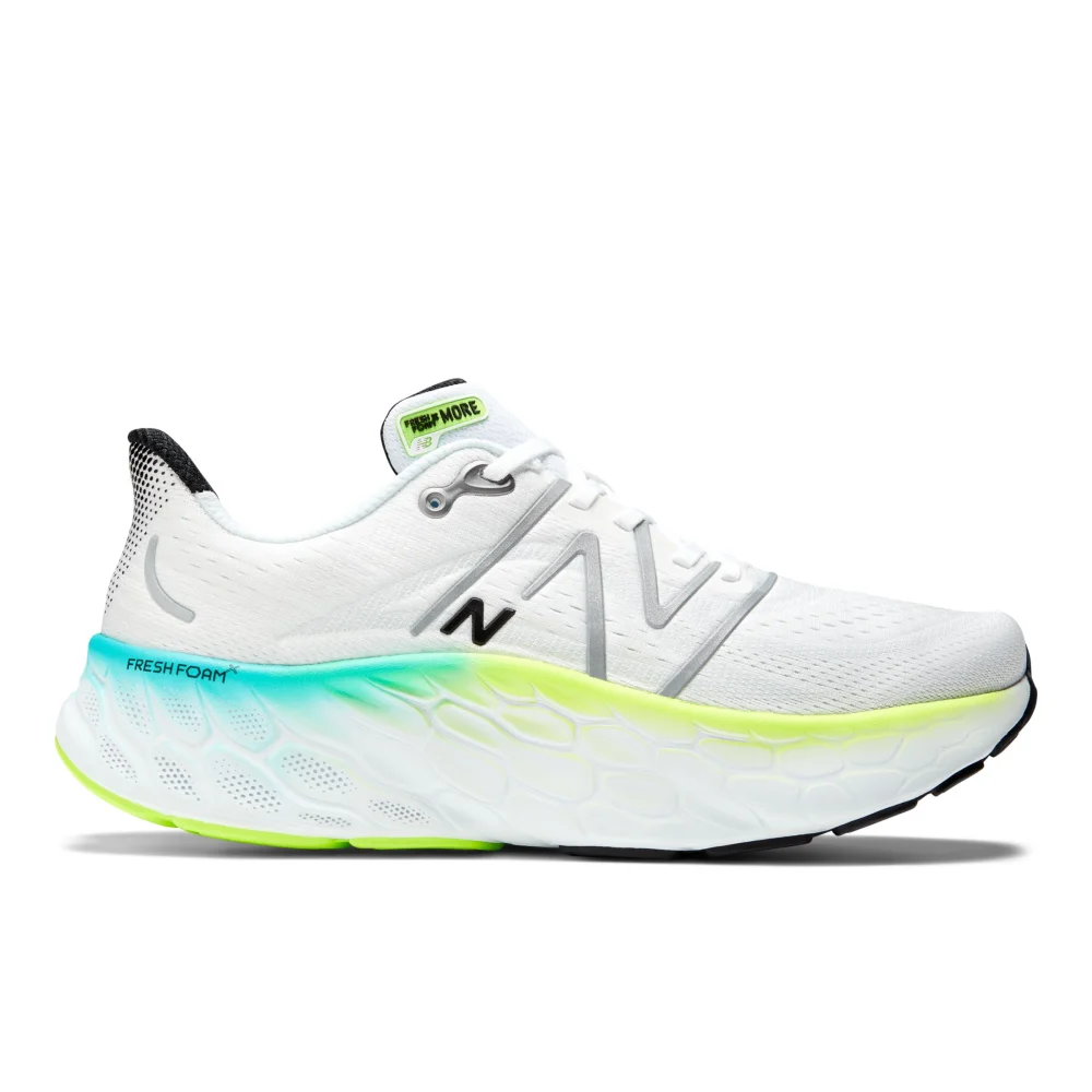 New Balance Fresh Foam X More v4 MMORWT4 / weiss