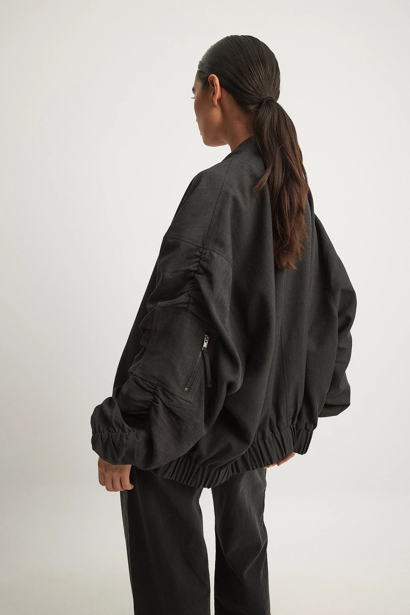 Oversize-Bomberjacke mit langen Ärmeln