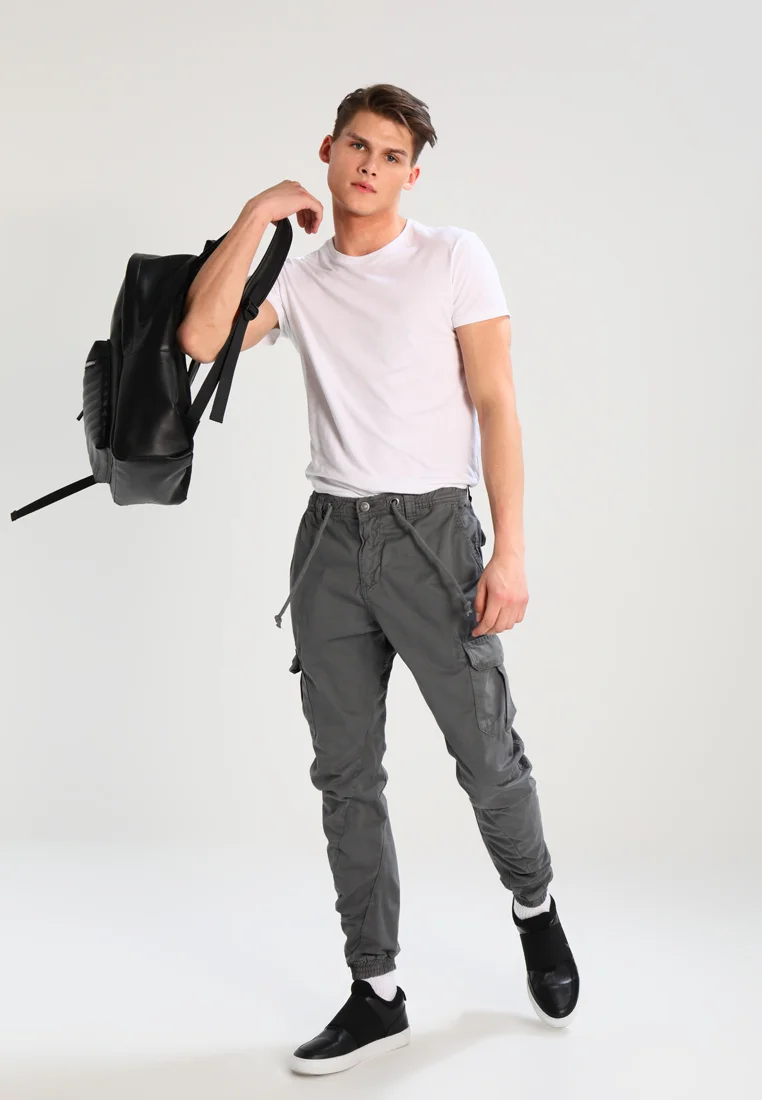 Pantalones cargo Urban Classics JOGGING