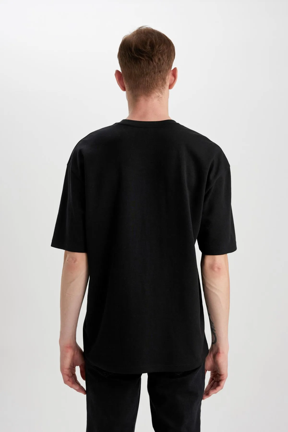 DeFacto  T-Shirt - Schwarz - Oversized