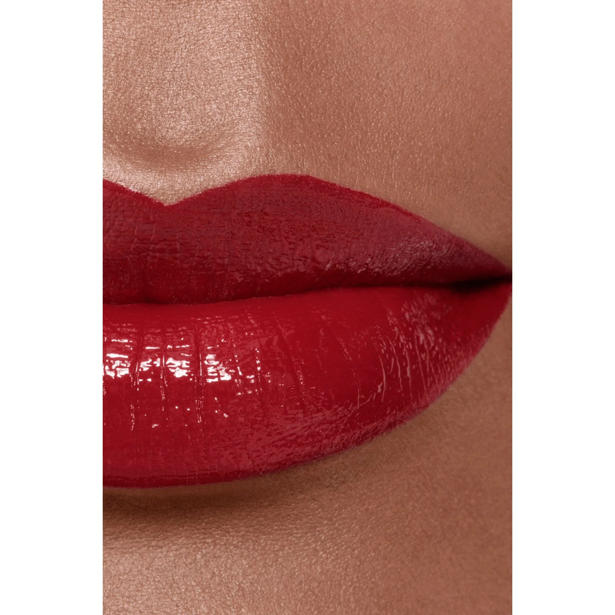 ROUGE ALLURE LAQUE - EL LABIAL FLUIDO BRILLANTE DE EXTREMADAMENTE DURACIÓN