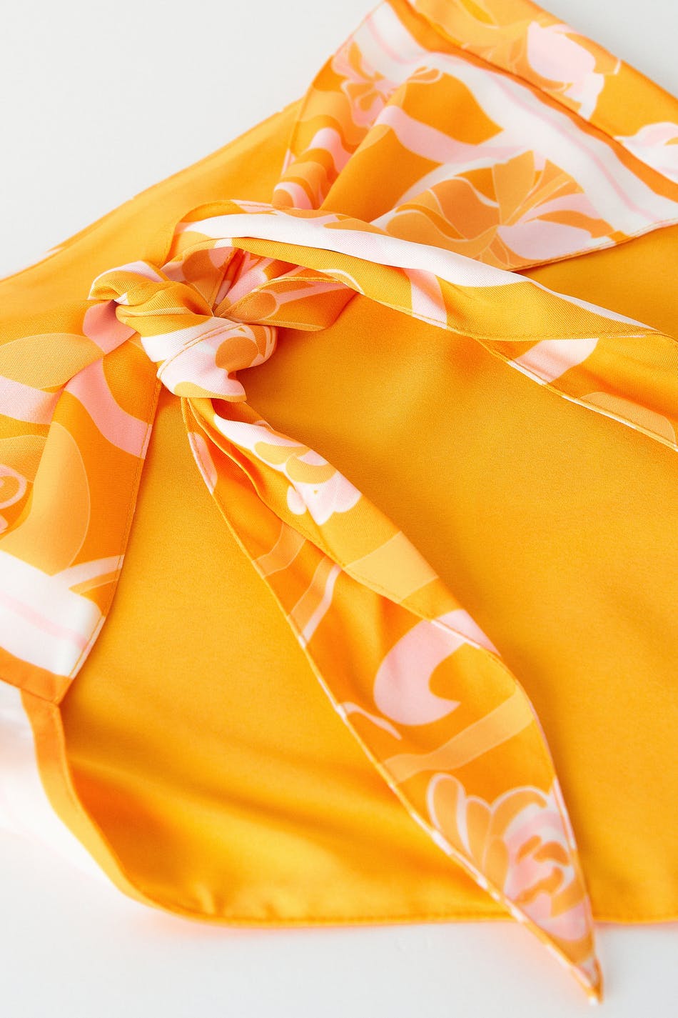 Scarf top