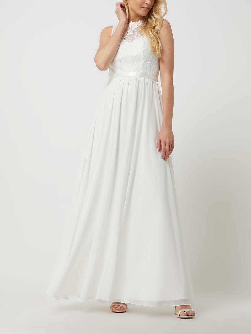 Brautkleid aus Spitze und Chiffon in offwhite