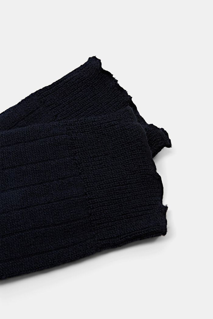 Mit Wolle: Stulpen aus Rippstrick
